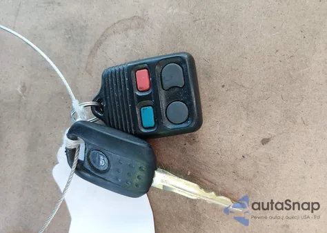 2002 Mercury Sable Gs from USA, damaged, VIN 1MEFM50U92G653739